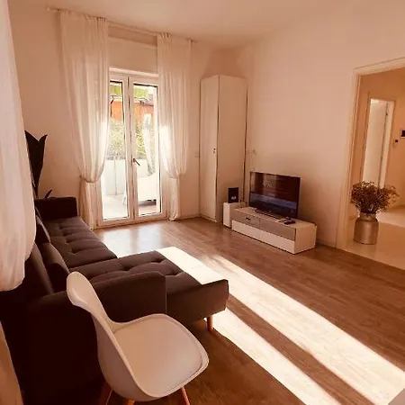 White House Lounge Supreme Udine