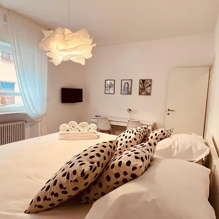 White House Lounge Supreme * Udine