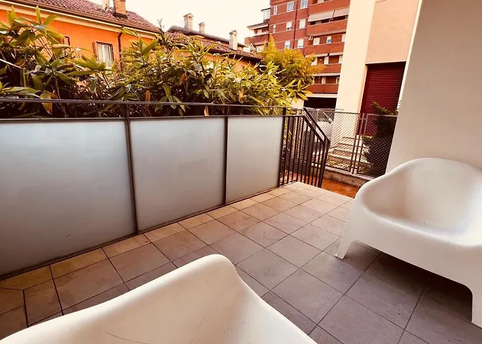 White House Lounge Supreme דירה