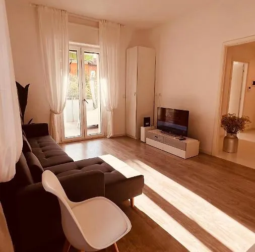 White House Lounge Supreme אודינה