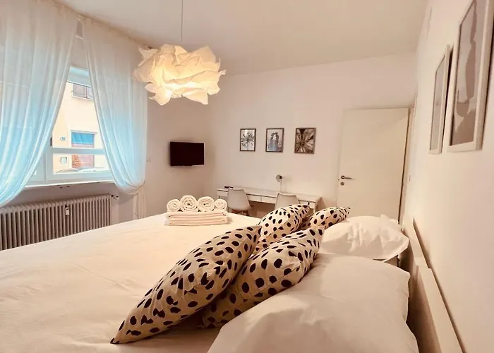 White House Lounge Supreme * אודינה